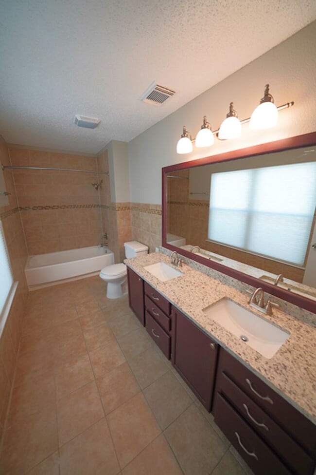 Building Photo - Wonderful Home in the Quiet Kingswood Heights Subdivision - Realtor Commission: $500