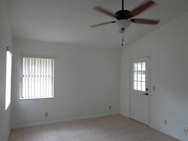 Building Photo - 1197 Mulberry Pl