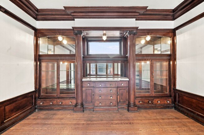 Building Photo - 4934 S Michigan Ave