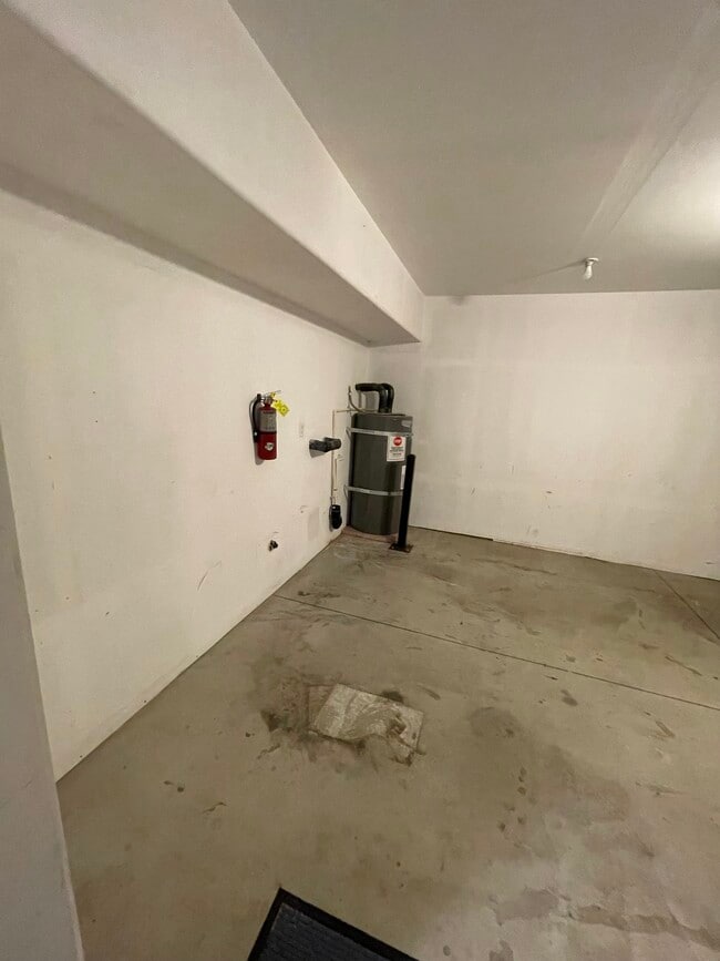 Building Photo - 5784 W Albany Pl
