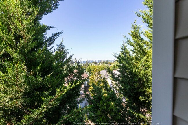 Building Photo - Four Bedroom Home with Amazing Views in Bull Mountain! DEPOSIT SPECIAL