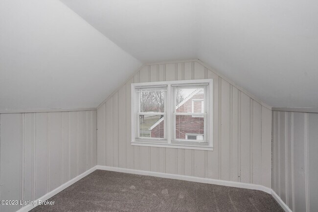 Building Photo - 2926 Yorkshire Blvd