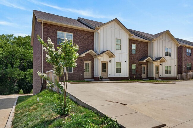 Building Photo - 500 Peachers Mill Rd