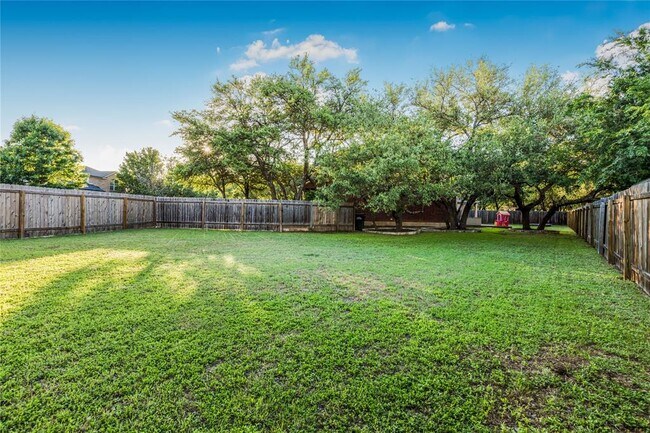 Building Photo - 1009 Rutherford Dr
