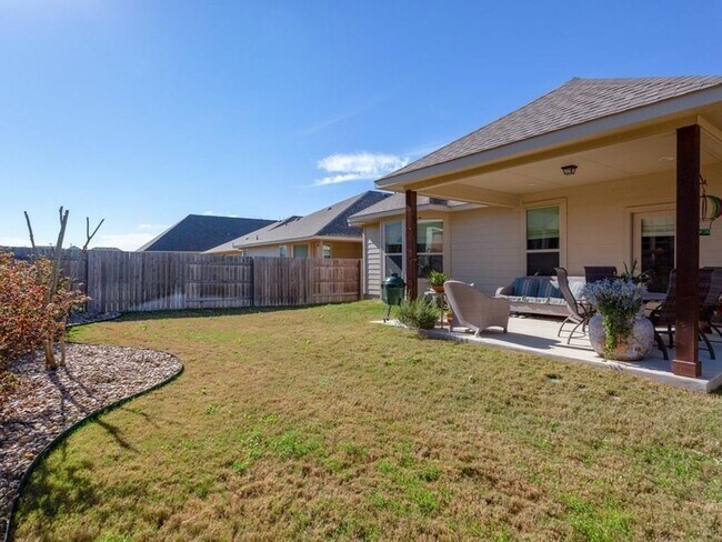 Building Photo - 5021 Pearl Cres Ln