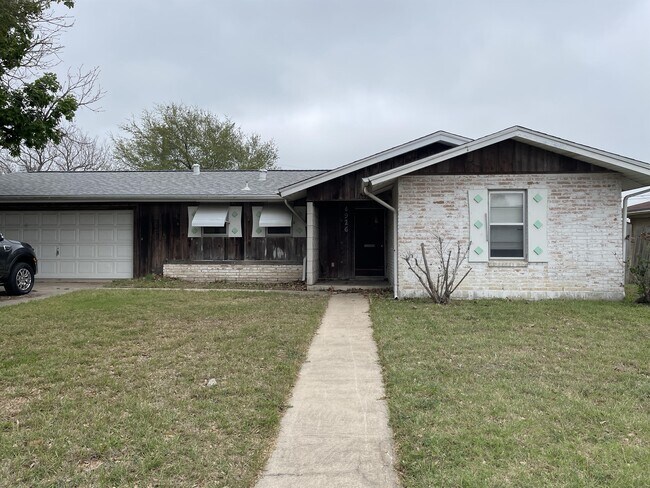 Building Photo - 4926 Calvin Dr