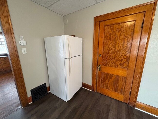 Building Photo - Spacious 3 Bedroom Home on Sylvania for Rent