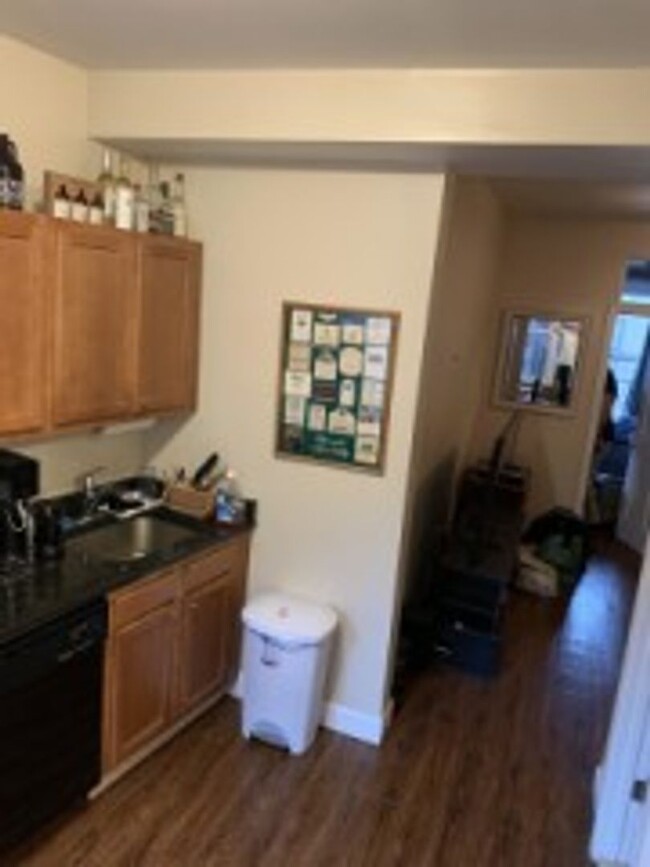 Building Photo - North End - 2 bedroom apartment - 9/1