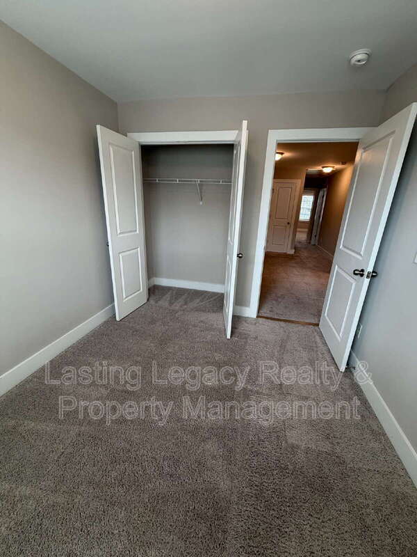 Building Photo - 1752 Eastfall St