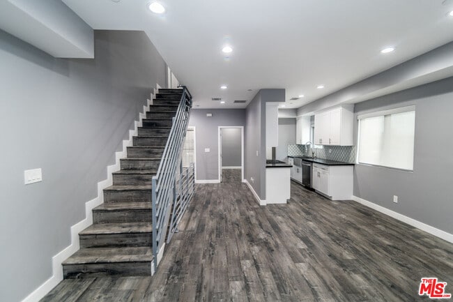 Building Photo - 1625 S New Hampshire Ave