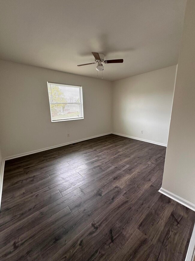 Building Photo - 53 Beechwood Dr