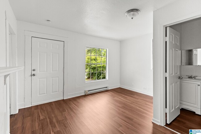 Building Photo - 7213 Naples Ave