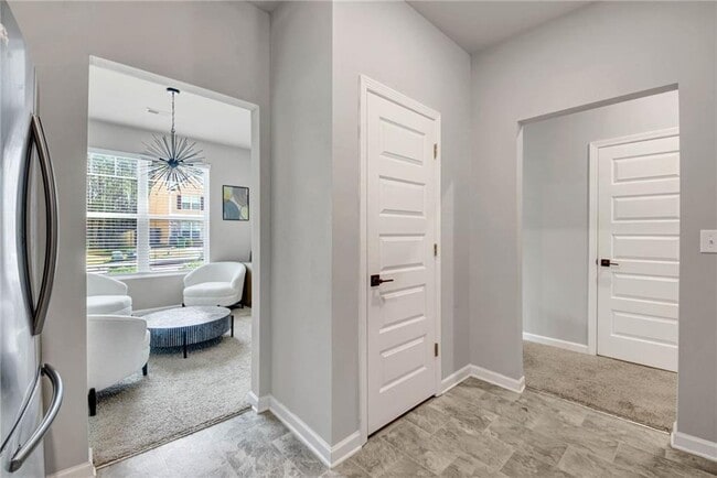 Building Photo - 2488 Piering Dr