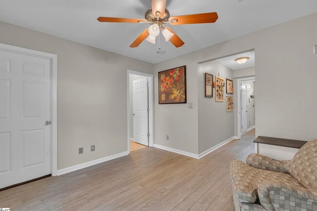Building Photo - Mauldin, 3BD/2.5BA. 1610SF