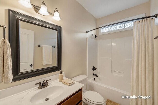 Building Photo - 7587 Crestridge Dr SE