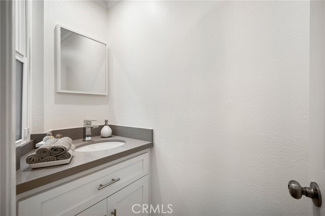 Building Photo - 13041 Moorpark St