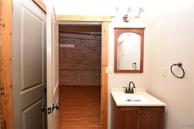 Building Photo - 150 Court St