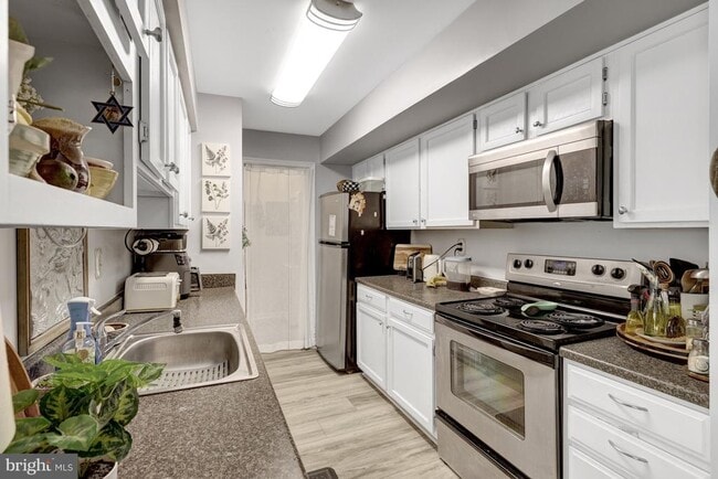 Building Photo - 10205 Ashbrooke Ct