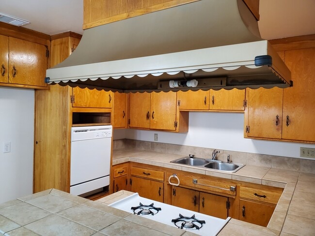 Building Photo - 6988 McQuillan Cir