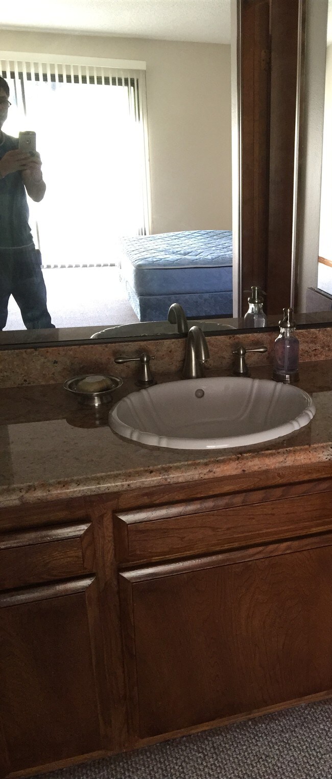 Building Photo - 26008 Alizia Canyon Dr