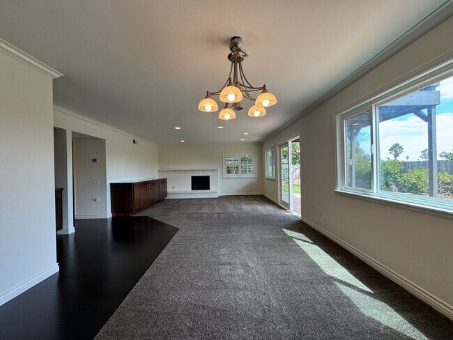 Building Photo - 4925 Regla Ct