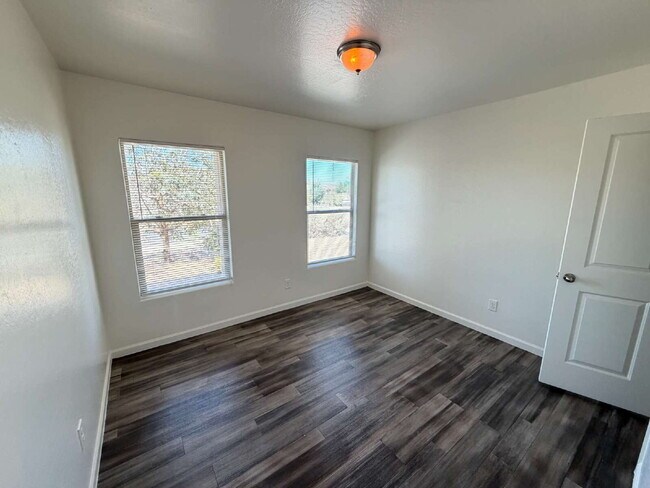 Building Photo - Beautiful 4-Bed, 2-Bath Home in Casa Grande!