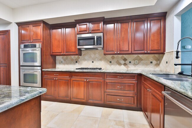 Building Photo - 2110 Gunwale Cir