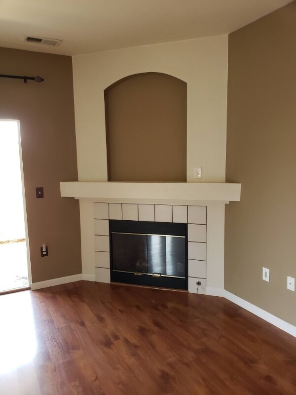Building Photo - 5225 White Willow Dr