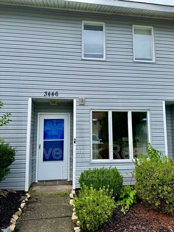 Primary Photo - 3446 Bruin Dr