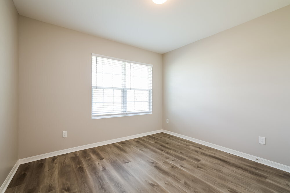 Building Photo - 140 SE 2nd Pl