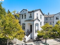Building Photo - 7981 Bellina St