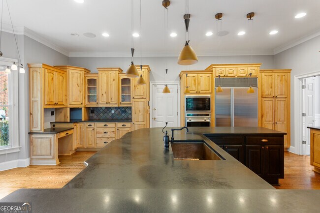 Building Photo - 2456 Tyne Terrace SE