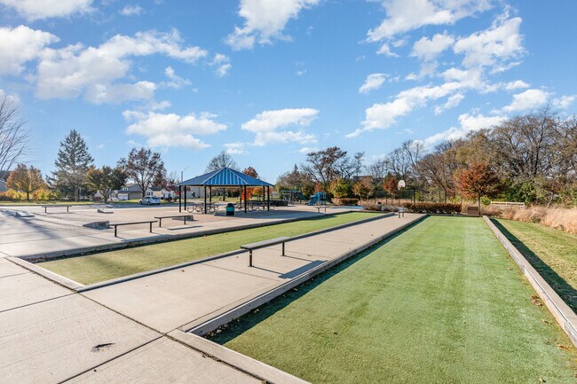 Building Photo - 355 Crestwood Ct