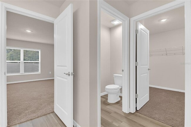 Building Photo - 2924 NE 20th Ter