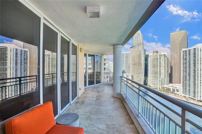 Building Photo - 848 Brickell Key Dr