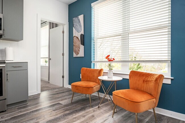 Building Photo - 542 Boulevard NE