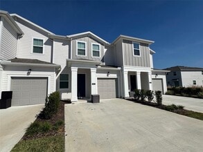 Building Photo - 7601 Stone Crk Trl