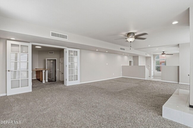 Building Photo - 825 Dulce Tierra Dr