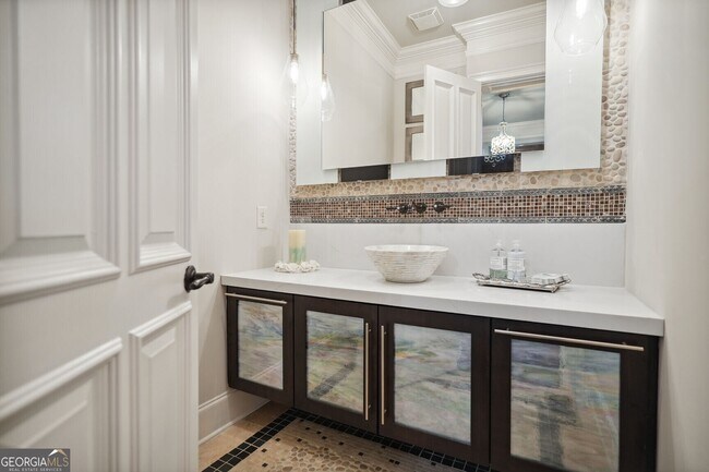 Building Photo - 1930 Northside Dr NW