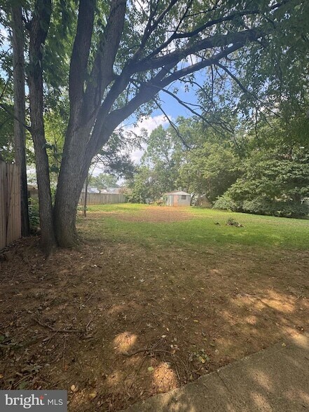 Building Photo - 527 Terrace Dr