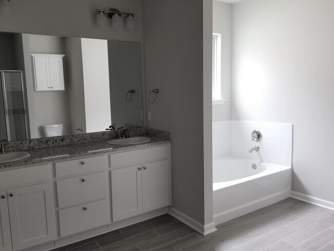 Building Photo - 7635 Antebellum Ave