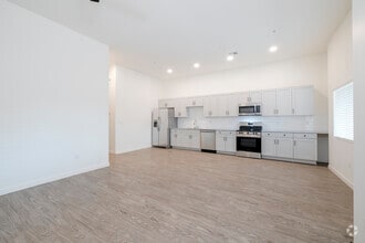 Interior Photo - North Glen 38