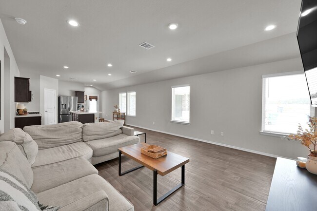 Building Photo - 13916 Great Pnes Ct