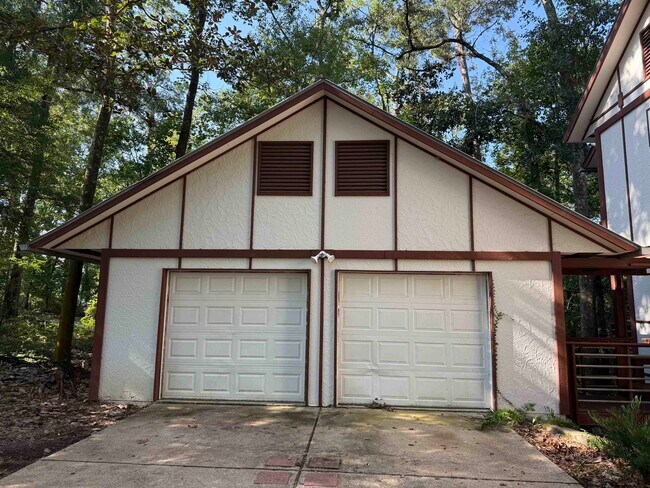 Building Photo - 1828 S Magnolia Dr
