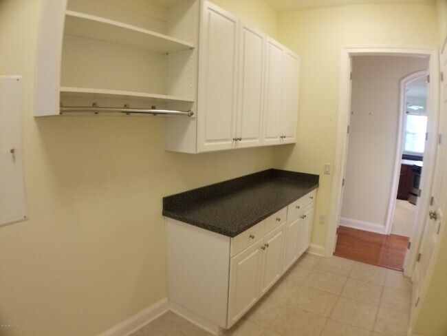 Building Photo - 2580 Heather Oaks Ct
