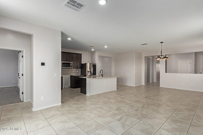 Building Photo - 9551 Silo Cir