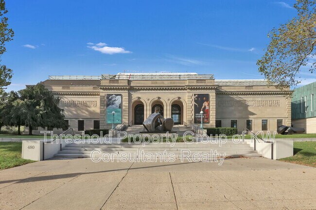 Building Photo - 451 E Town St