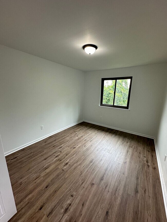 Village Shires Townhome completely Renovat... 3230 Durham Pl Holland