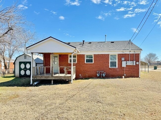 Building Photo - 705 N Key Blvd