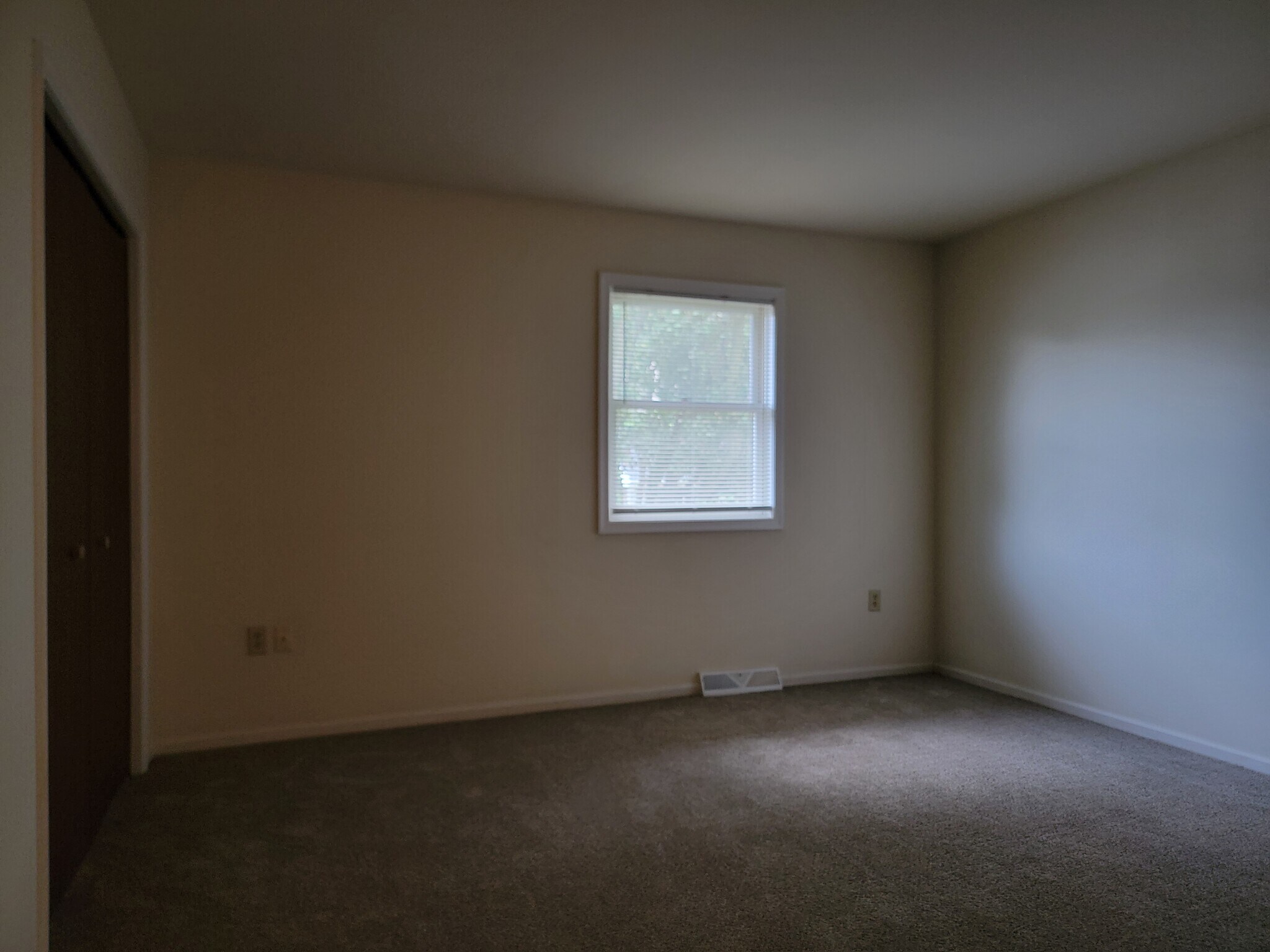 Building Photo - 119 Tom Ave